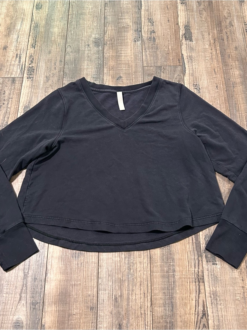 Athleta Retreat Black Cropped V Neck Sweatshirt Women's Size Small Oversized